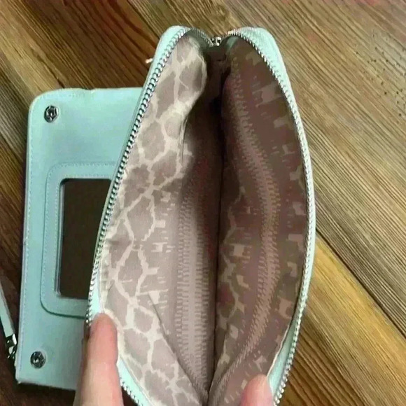 Stella & Dot Light Blue Clutch - Picture 7 of 12